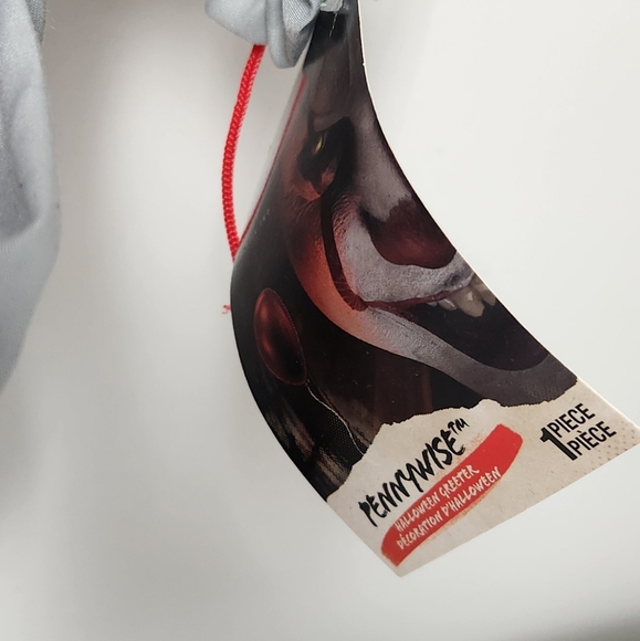 26" Pennywise Halloween Door Greeter - Picture 4 of 5